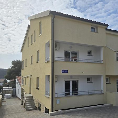 Apartments Antonia - S. Novalja Stara Novalja Bagian luar foto