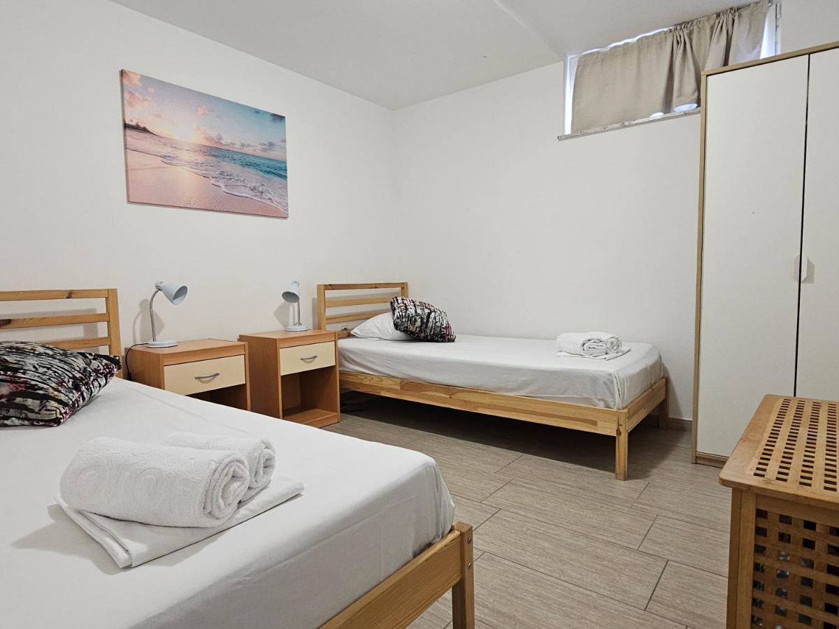 Apartments Antonia - S. Novalja Stara Novalja Bagian luar foto